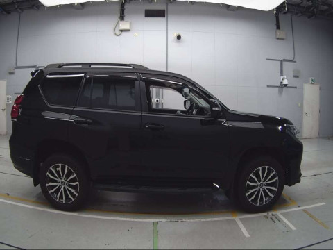 2019 Toyota Land Cruiser Prado TRJ150W[2]