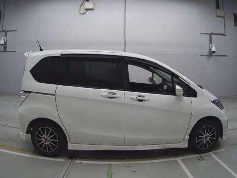 2014 Honda Freed GB3[2]