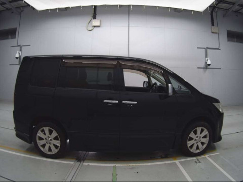 2011 Mitsubishi Delica D5 CV4W[2]