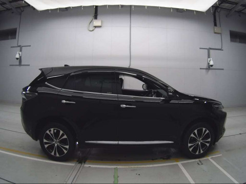 2015 Toyota Harrier ZSU65W[2]