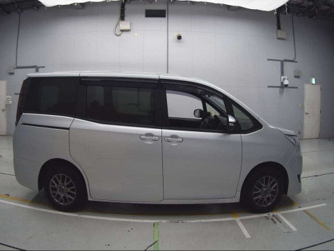 2021 Toyota Noah ZRR80G[2]