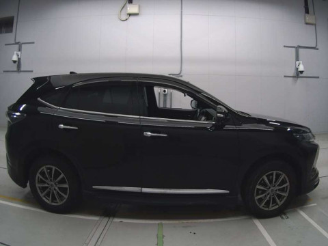 2015 Toyota Harrier ZSU65W[2]