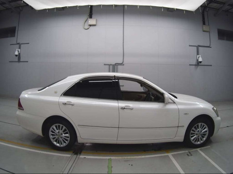 2004 Toyota Crown GRS180[2]