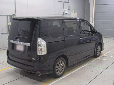 2011 Toyota Voxy ZRR70W[1]