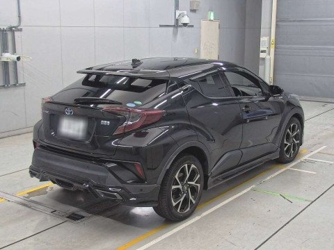 2019 Toyota C-HR ZYX10[1]