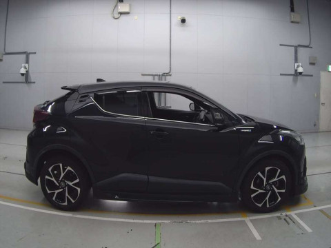 2019 Toyota C-HR ZYX10[2]