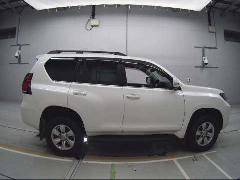 2020 Toyota Land Cruiser Prado GDJ150W[2]