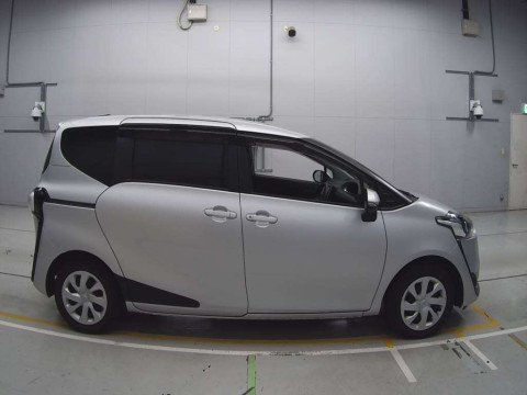 2016 Toyota Sienta NSP170G[2]