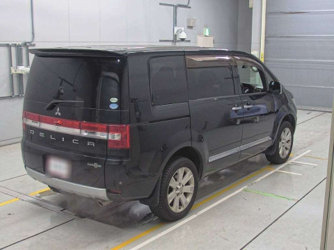 2010 Mitsubishi Delica D5 CV5W[1]