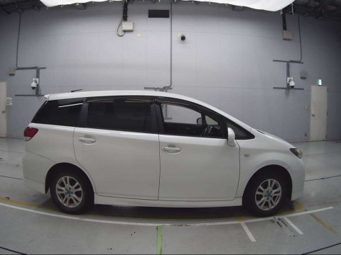 2012 Toyota Wish ZGE20W[2]