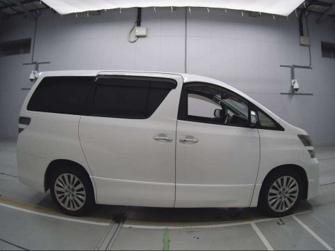 2013 Toyota Vellfire ANH25W[2]