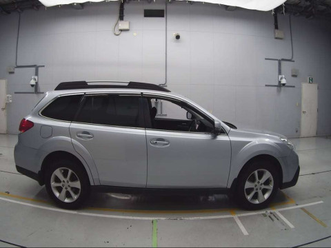 2013 Subaru Legacy Outback BRM[2]