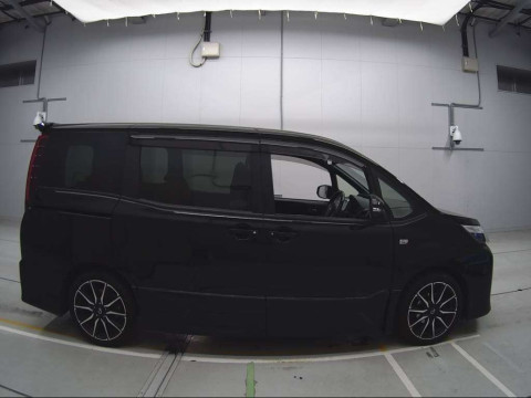 2016 Toyota Noah ZRR80W[2]