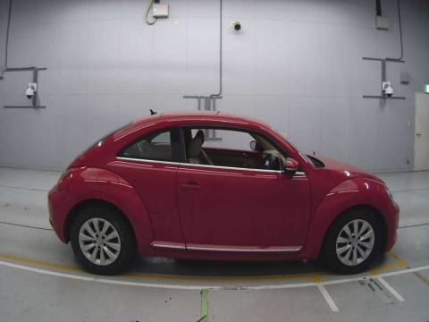 2013 Volkswagen Beetle 16CBZ[2]