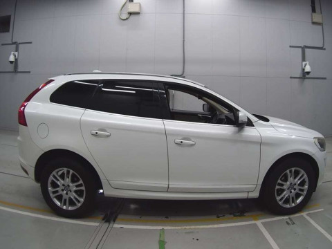 2015 Volvo XC60 DD4204TXC[2]