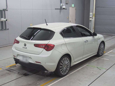 2013 Alfa Romeo Giulietta 940141[1]