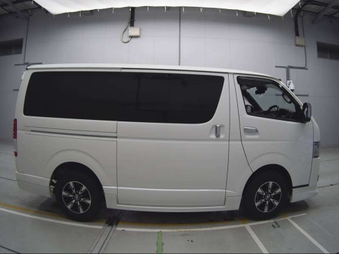 2022 Toyota Hiace Van GDH201V[2]