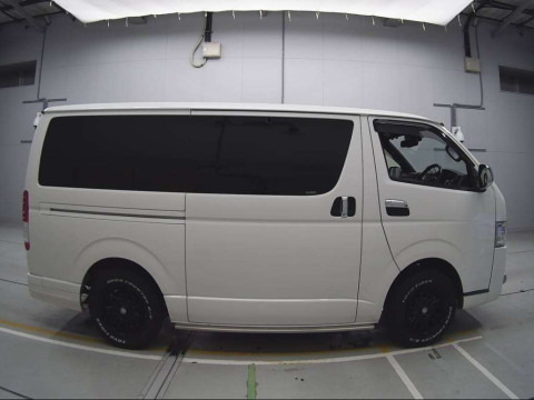 2019 Toyota Hiace Van TRH200V[2]