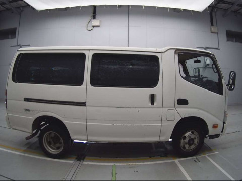 2013 Hino DUTRO ROUTE VAN XZC605Y[2]