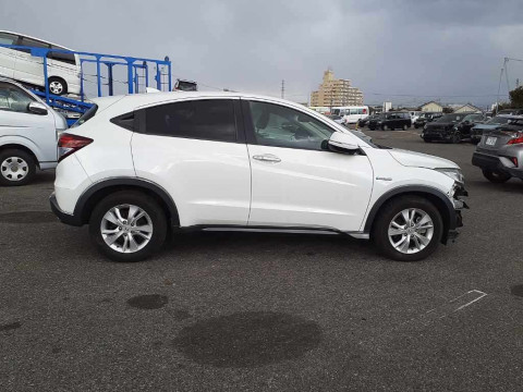 2016 Honda VEZEL RU3[2]