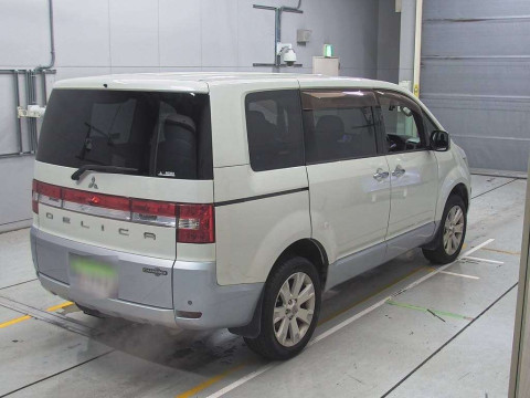 2010 Mitsubishi Delica D5 CV5W[1]