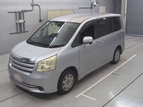 2009 Toyota Noah ZRR70G[0]