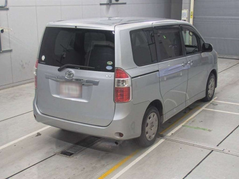 2009 Toyota Noah ZRR70G[1]