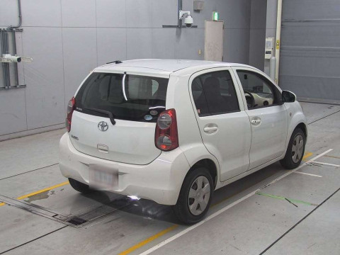 2010 Toyota Passo NGC30[1]