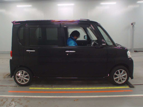 2012 Daihatsu Tanto L375S[2]