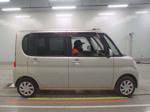 2012 Daihatsu Tanto L375S[2]