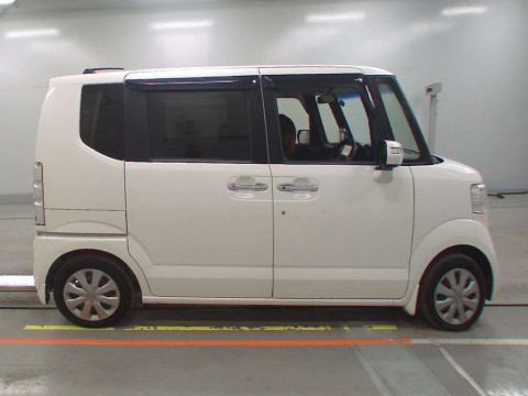 2016 Honda N-BOX JF1[2]