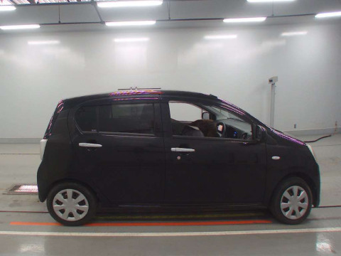 2012 Daihatsu Mira es LA300S[2]