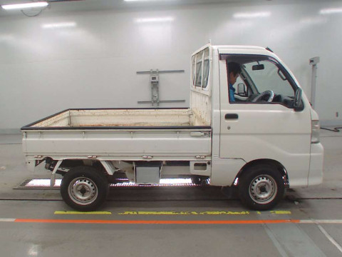 2011 Daihatsu Hijet Truck S201P[2]