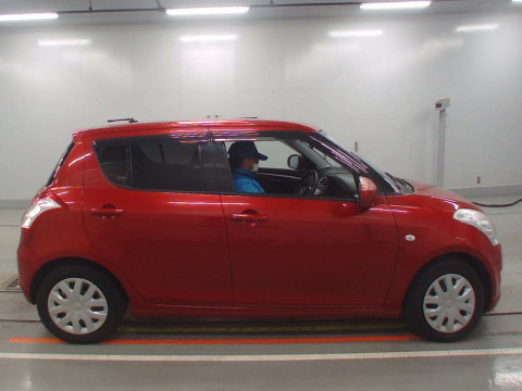 2011 Suzuki Swift ZC72S[2]