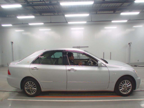 2006 Toyota Crown GRS180[2]