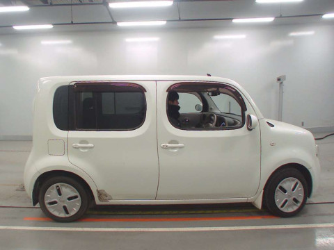 2011 Nissan Cube Z12[2]