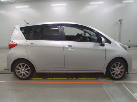 2011 Toyota Ractis NCP120[2]