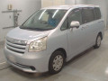 2010 Toyota Noah