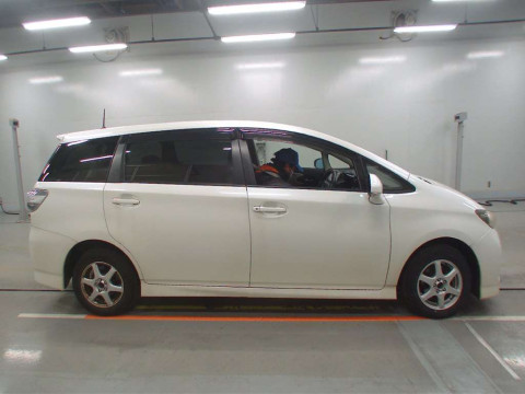 2012 Toyota Wish ZGE25G[2]