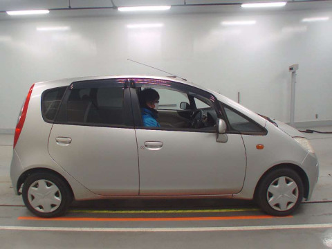 2008 Mitsubishi Colt Z21A[2]