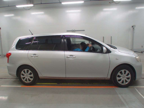 2010 Toyota Corolla Fielder NZE141G[2]