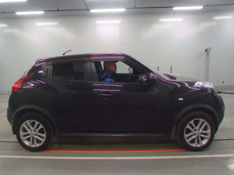 2011 Nissan JUKE F15[2]