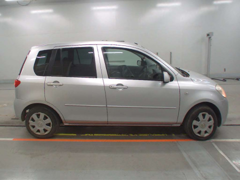 2006 Mazda Demio DY3W[2]