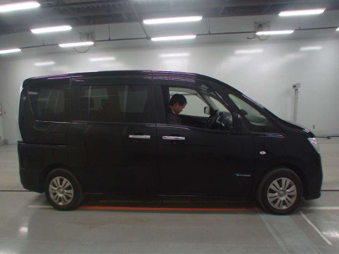 2012 Nissan Serena HC26[2]