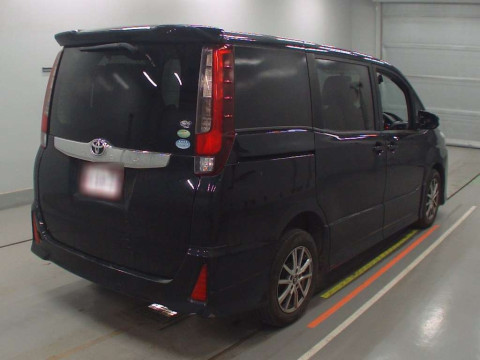 2014 Toyota Noah ZRR85W[1]