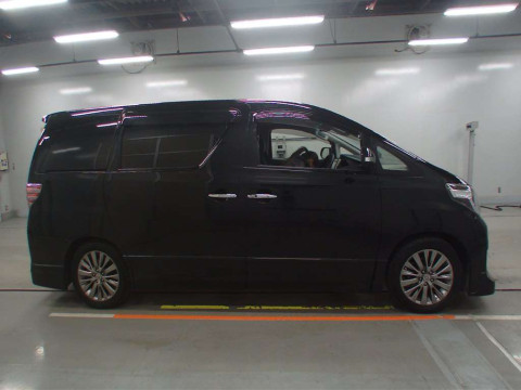 2013 Toyota Alphard ANH20W[2]