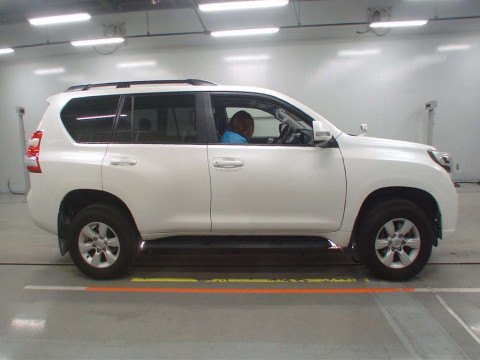 2014 Toyota Land Cruiser Prado TRJ150W[2]