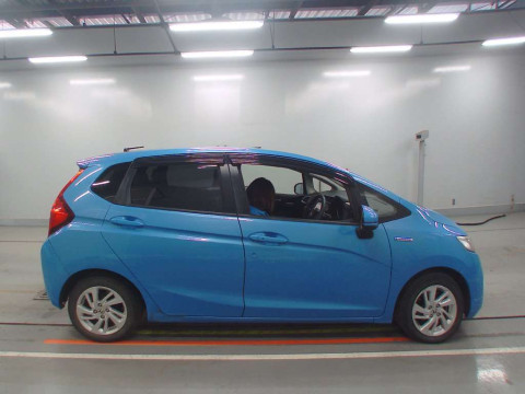 2014 Honda Fit Hybrid GP5[2]