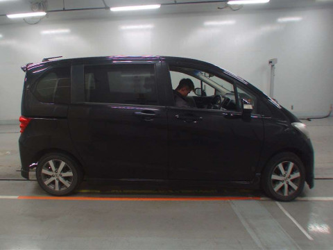 2010 Honda Freed GB3[2]