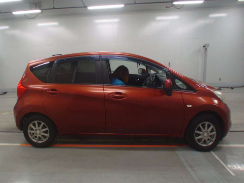 2012 Nissan Note E12[2]